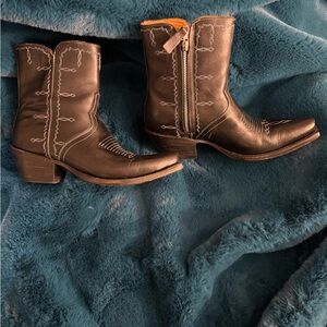 Lucchese Mila Boots